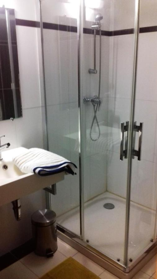 Le Vitrail Chambre Equipee Sans Service Repas Yvetot-Bocage Luaran gambar